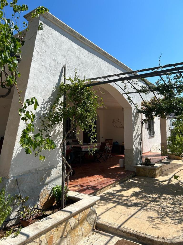 Sol Invictus Est Villa Serranova Exterior foto